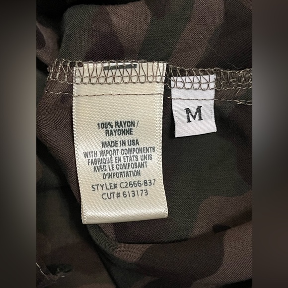 Cloth & Stone Army Green Camouflage Button Down Shirt Size Medium - Picture 8 of 9